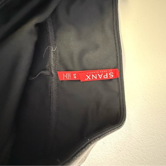 Spanx Black Faux Leather Leggings NWT Size Small 4/6 - Picture 4 of 7